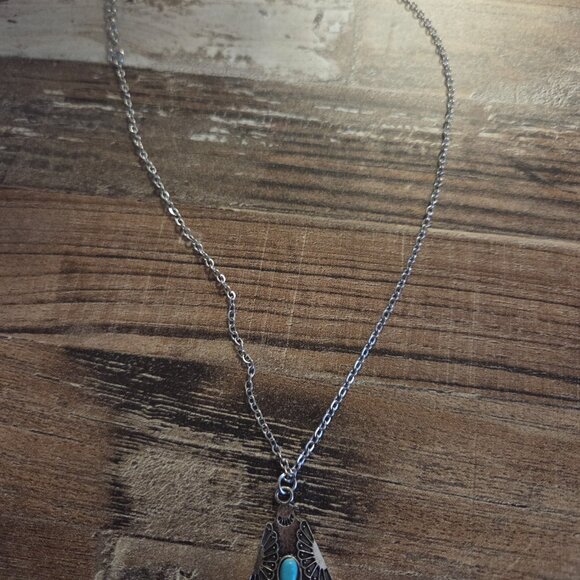 Western Bird Necklace - Picture 3 of 4